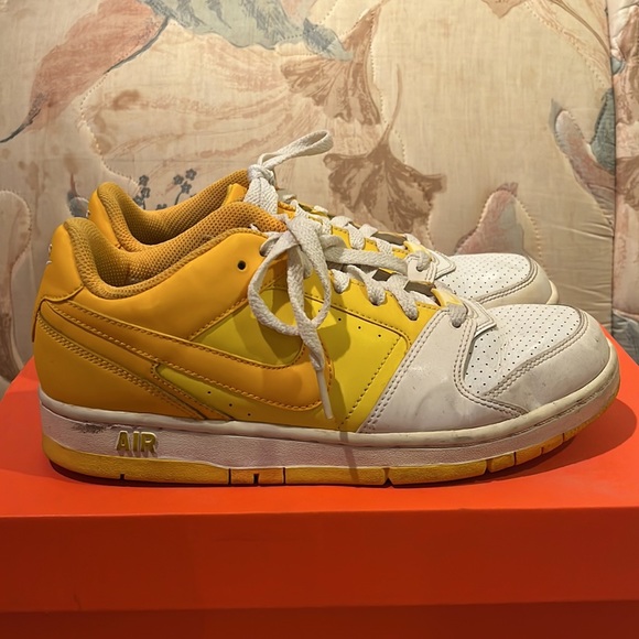 Nike Air Prestige (Women) 7.5 - Picture 2 of 7